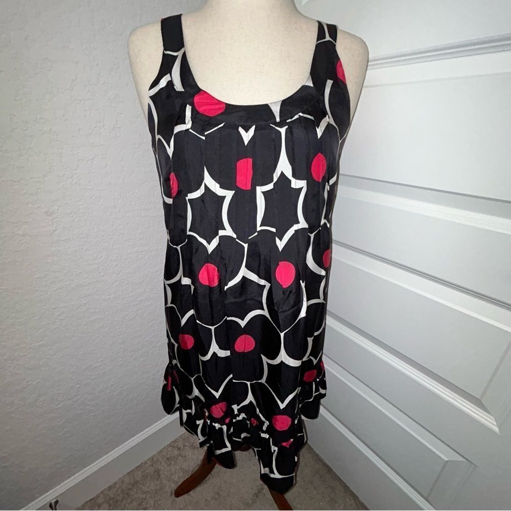 Becky & Max Bold Daisy Floral Print Ruffle Sleeveless Silk Dress